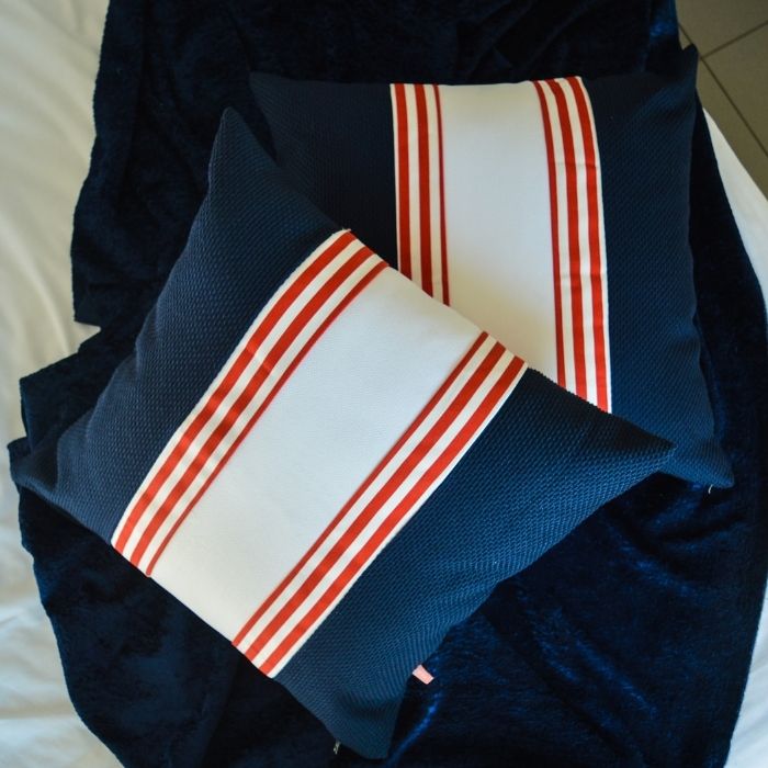 Navy τετράγωνο μαξιλαράκι