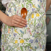 Πασχαλινή Ποδιά με λουλούδια - Image 3